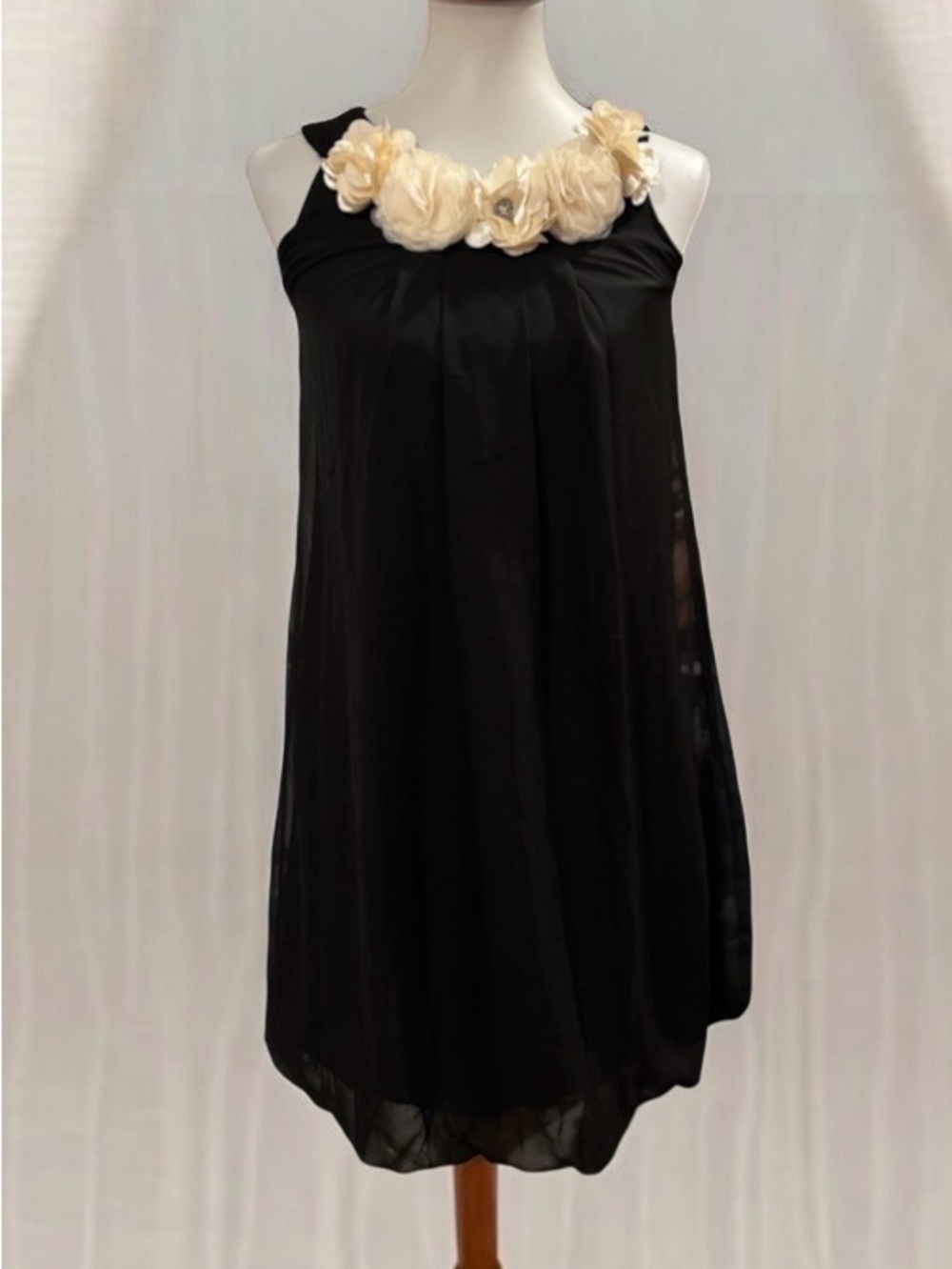 Target Black Floral Rosette Neckline Chiffon Shift Mini Dress XL JRs